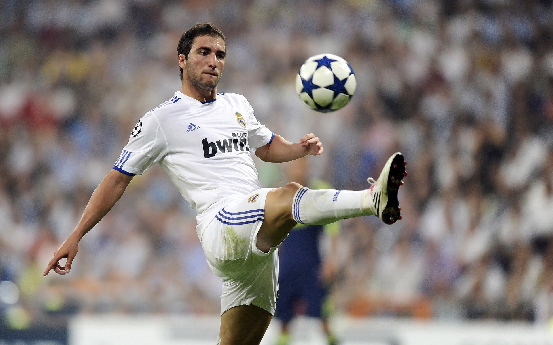 Jiuyou-“中超联赛战火再燃,豪门争锋燃爆绿茵场”,中超传统豪门